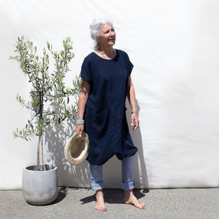 Ettie linen dress in Navy